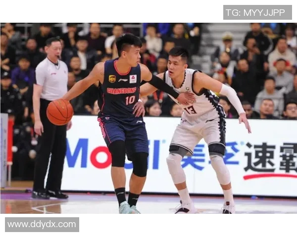 西安篮球队以53分稳居总决赛积分榜首位展现强劲实力 西安篮球队以53分稳居总决赛积分榜首位展现强劲实力